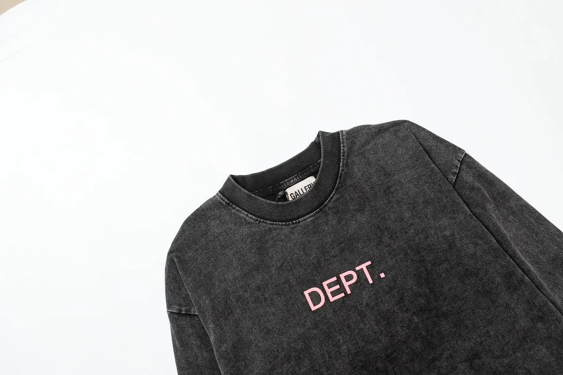GALLERY. DEPT new long-sleeved k style number: D2377 P156 color: black pink code number: S M L XL